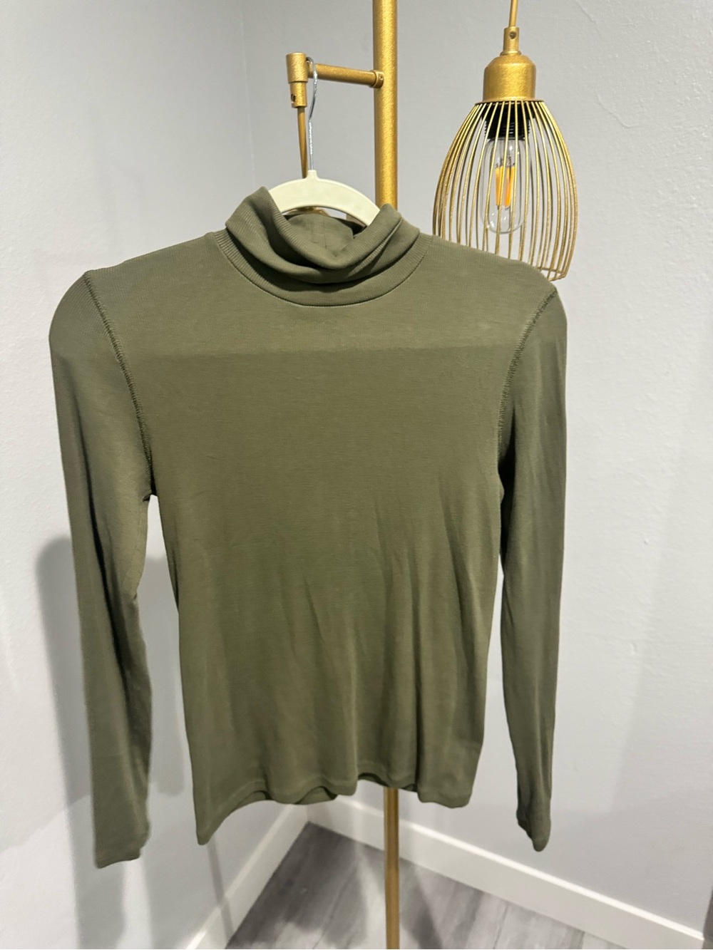 Everlane Olive Green Women's Ribbed Lightweight Turtleneck Top